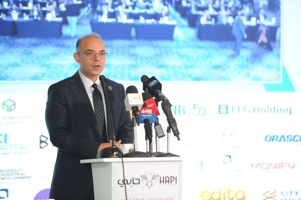 د. محمد فريد: التطورات الإيجابية في سوق رأس المال لم تكن وليدة الصدفة IMG 20251216 WA0006