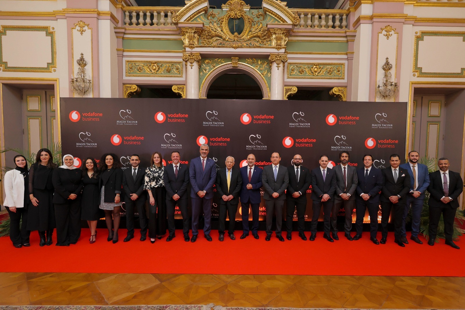 ڤودافون بيزنس ومؤسسة مجدي يعقوب يوقعان شراكة استراتيجية لرقمنة مراكز علاج القلب في مصر 1 WhatsApp Image 2025 12 02 at 12.00.47 3f87b984