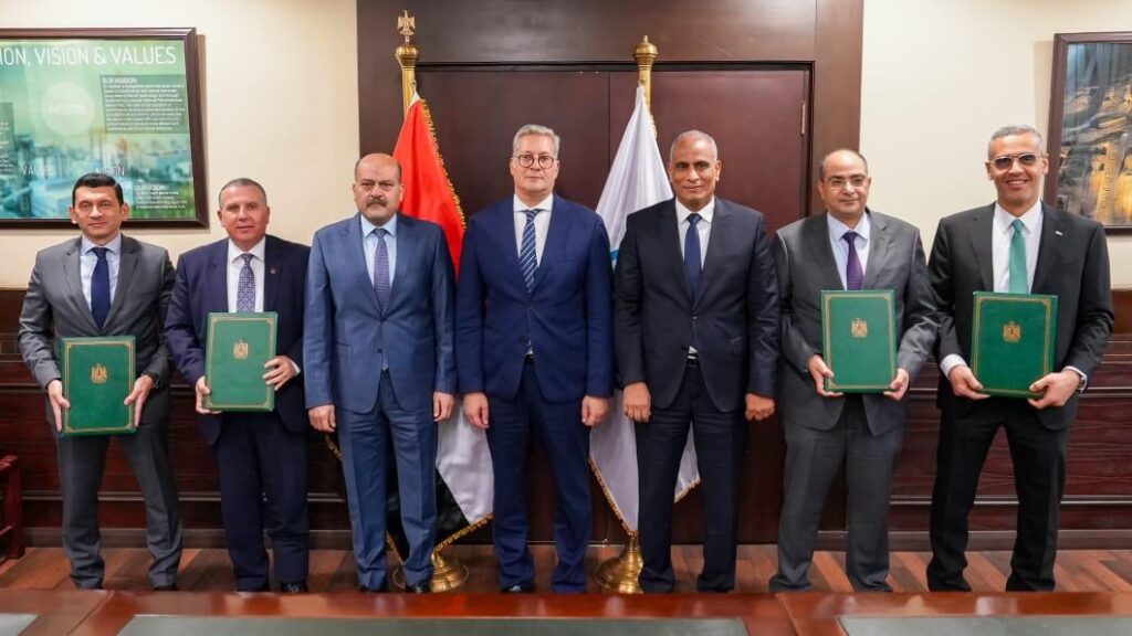 تحالف مصرفي يمنح العلمين لمنتجات السيليكون تمويلا بقيمة 140 مليون دولار