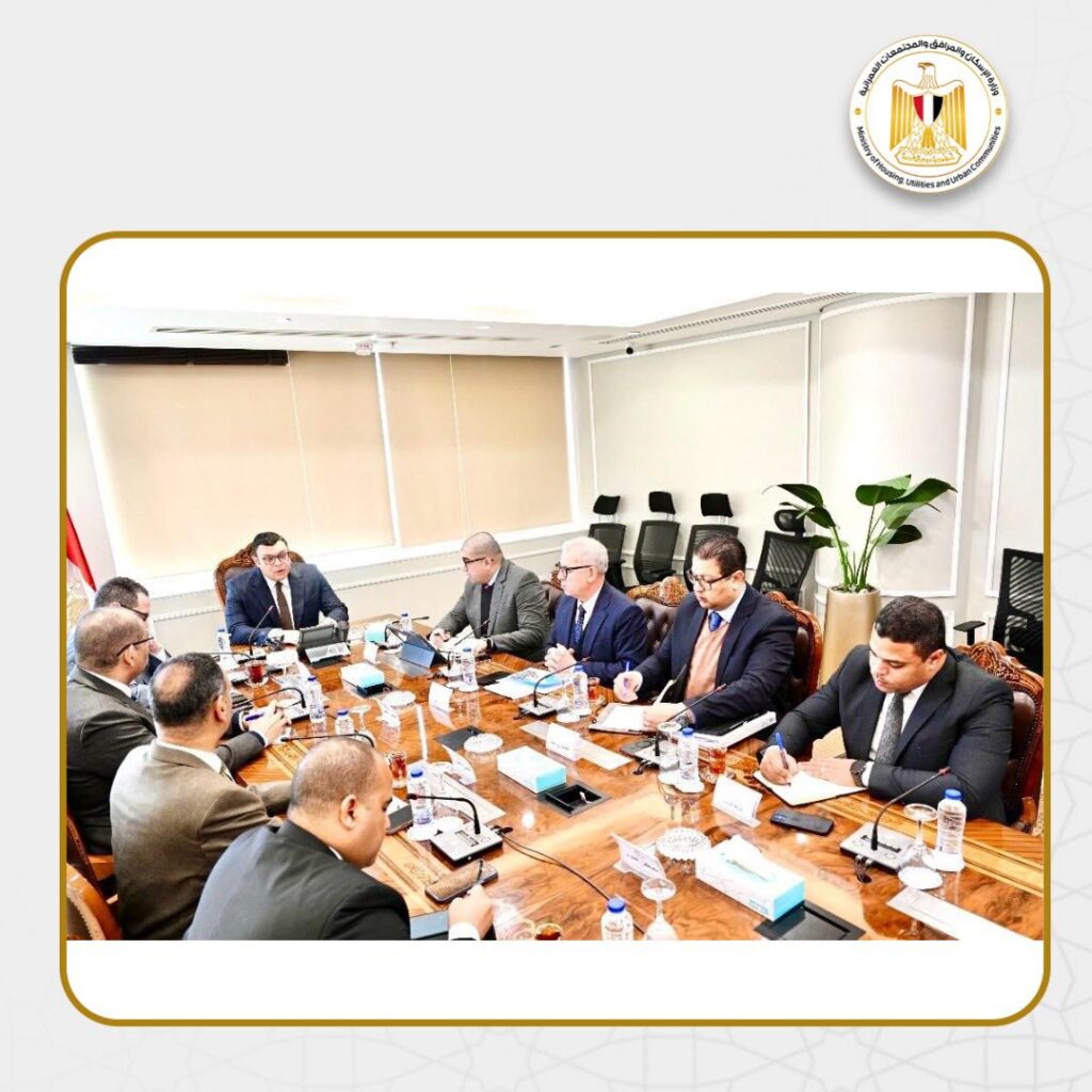 وزير الإسكان يتابع أعمال المنطقة البديلة لمنطقتي سملا وعلم الروم وموقف التعويضات