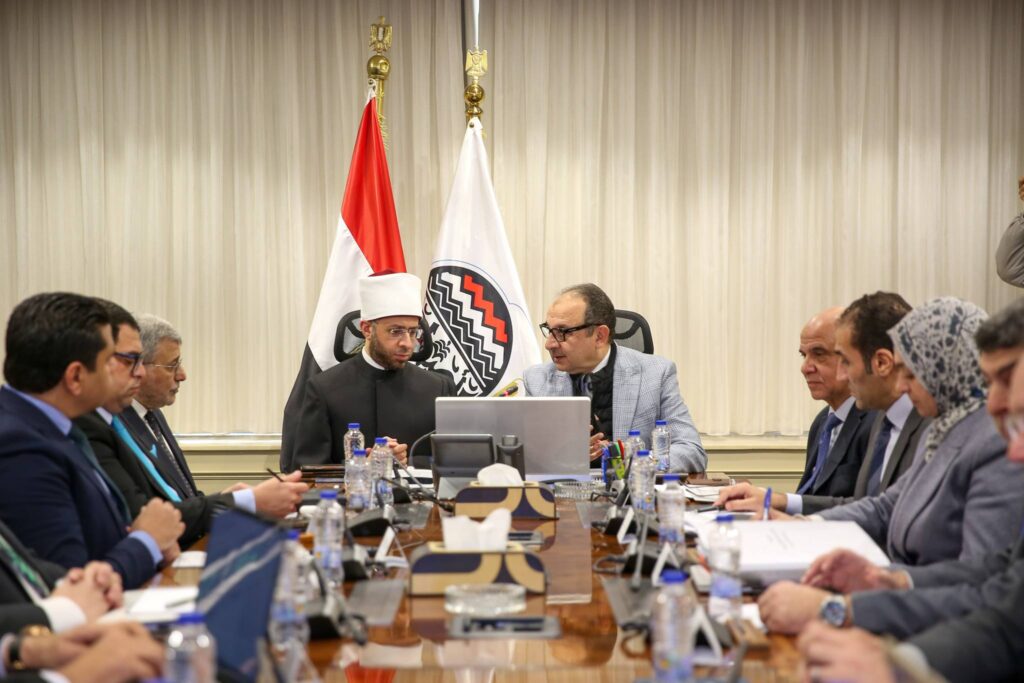 وزير قطاع الأعمال يبحث مع الأوقاف إحياء واستثمار الأصول التاريخية