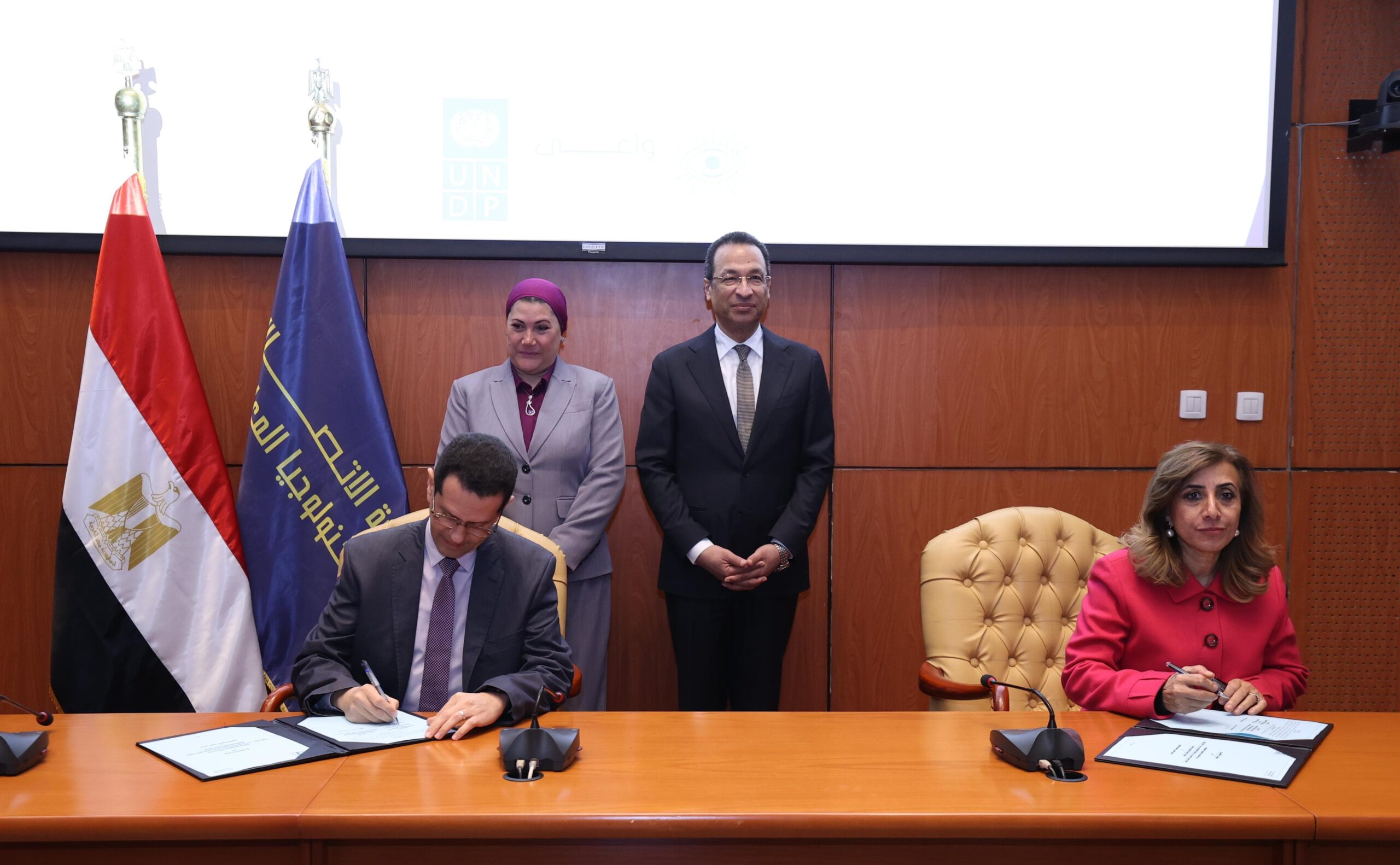 وزير الاتصالات يطلق منصة «واعي.نت» لتعزيز المواطنة الرقمية وحماية الأطفال على الإنترنت 1 2 1 scaled