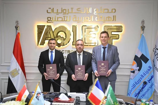 شنايدر إلكتريك وزيروتك يوقعان اتفاقية لتجميع وحدات مراكز البيانات داخل منصع العربية للتصنيع