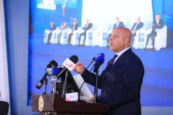 كامل الوزير: توجيهات رئاسية بتحويل مصر إلى مركز إقليمي ودولي للنقل واللوجستيات والترانزيت
