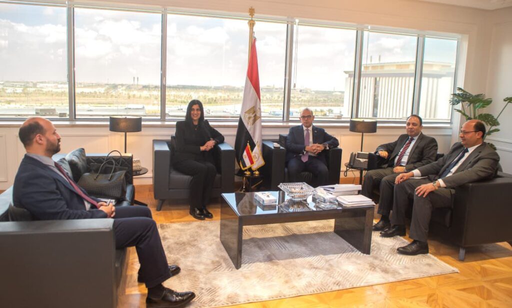 وزير الاستثمار يطالب مسئولي الصندوق السيادي بتحويل الأصول إلى محركات نمو تجذب رؤوس الأموال