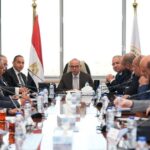 وزير الاستثمار يبحث مع 5 جهات آليات الربط الإلكتروني وتيسير خدمات المستثمرين