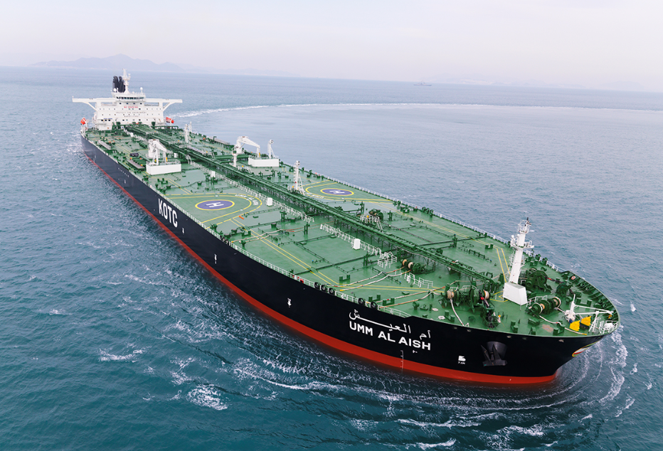 ناقلات النفط تزيد سرعتها في مضيق هرمز بسبب تدريبات إيران بالذخيرة الحية