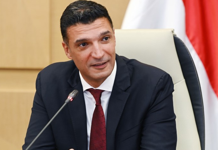 10 مطالب من وزير الصناعة الجديد خالد هاشم