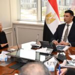 وزير الصناعة يبحث خطط جنرال موتورز التوسعية لتعزيز تنافسية صناعة السيارات في مصر