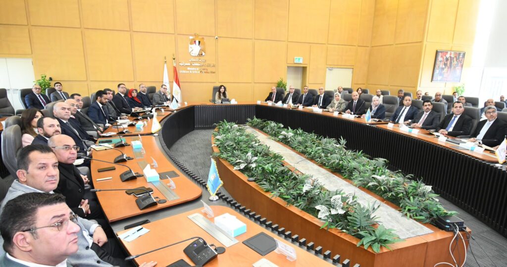 وزيرة الإسكان لمسئولي هيئة المجتمعات العمرانية: إحنا موجودين لخدمة المواطن